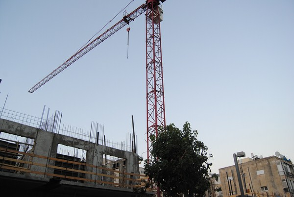 بالصور: ثورة معمارية جديدة يشهدها حي النزهة في يافا ومزيداً من تفاقم أزمة السكن